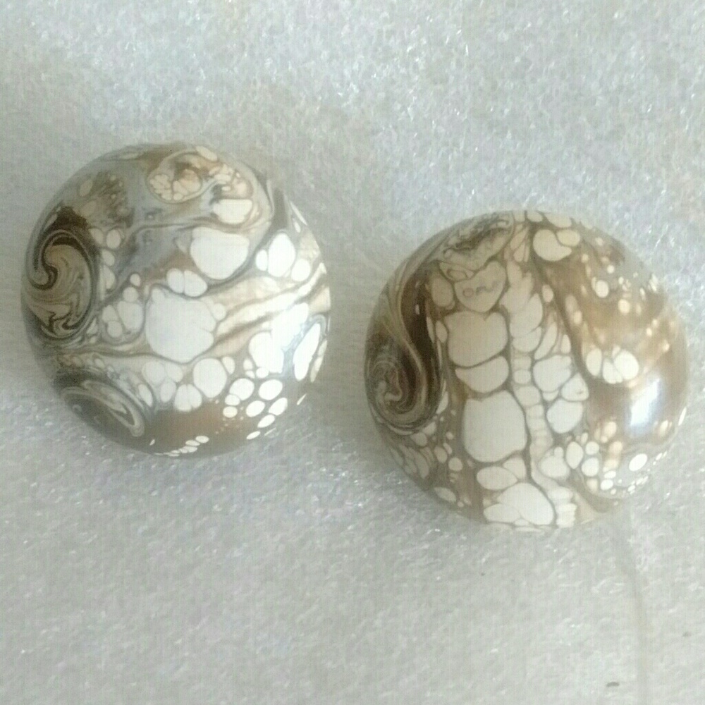 Earrings, clip on, plastic